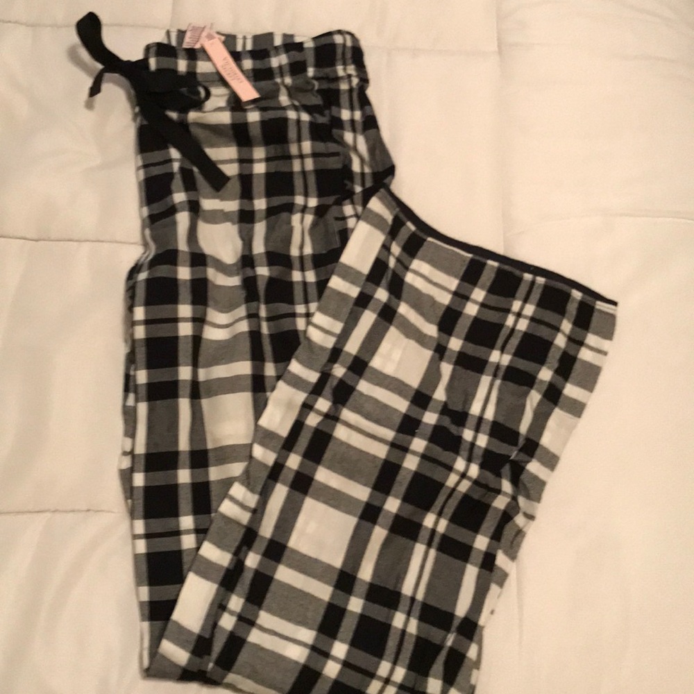 VICTORIAS SECRET PAJAMAS